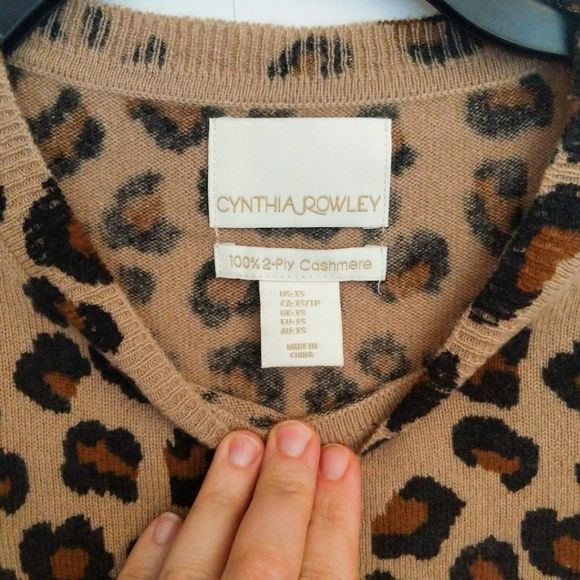 CYNTHIA ROWLEY Animal Print 2 Ply Cashmere Sweater - Picture 3 of 4